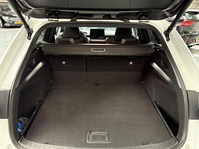 Toyota COROLLA Touring Sports 1.8 Hybrid First Edition Stoel en Stuur verwarming, Full option, BTW auto NL Auto