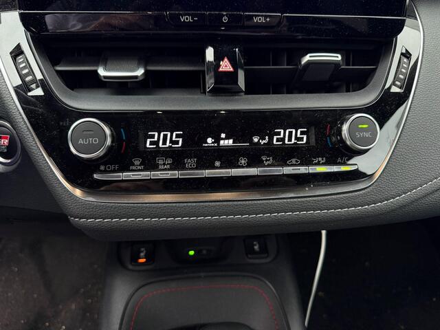 Toyota COROLLA Touring Sports Hybrid 200 GR Sport Plus Schuif-/Kanteldak | JBL premium geluid | Dodehoekdetectie | Parkeersensoren rondom | Stoelverwarming voor+achter