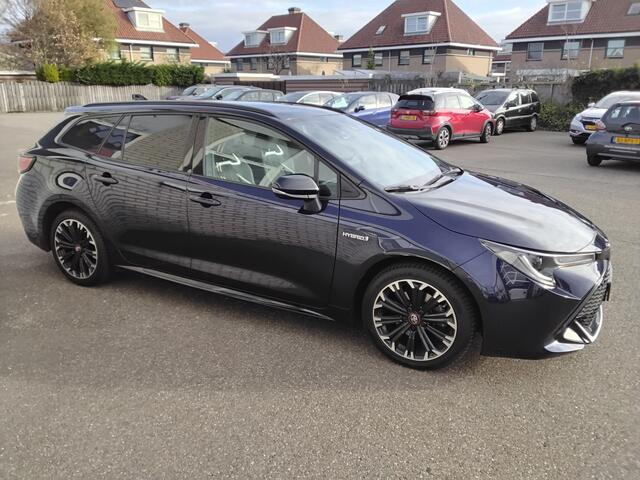 Toyota COROLLA Touring Sports 2.0 Hybrid Dynamic Two tone