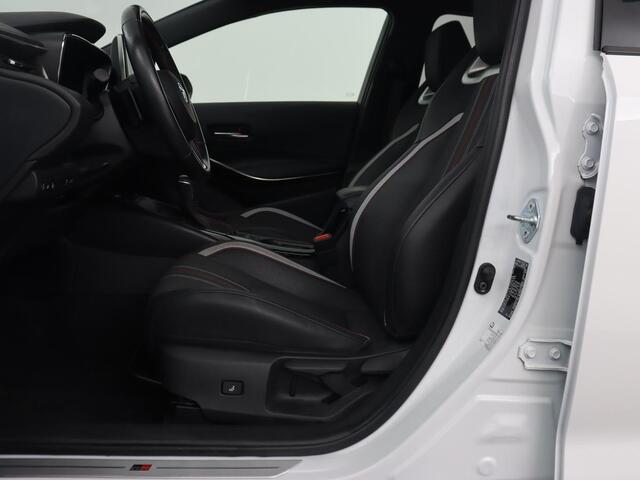 Toyota COROLLA 2.0 Hybrid GR-Sport Plus | Head-Up | Stoelverwarming | Camera | Sportstoelen | Adaptive cruise | Carplay | Keyless | Navigatie | Park Assist | Full LED