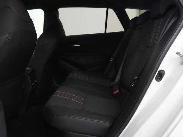 Toyota COROLLA 2.0 Hybrid GR-Sport Plus | Head-Up | Stoelverwarming | Camera | Sportstoelen | Adaptive cruise | Carplay | Keyless | Navigatie | Park Assist | Full LED