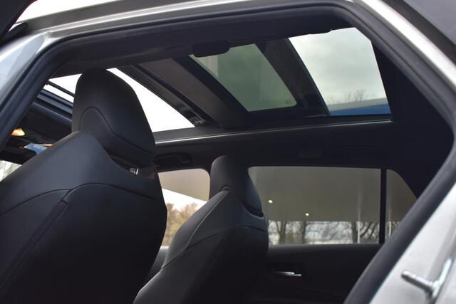 Toyota COROLLA Touring Sports 2.0 Hybrid Executive Schuifdak | JBL | Trekhaak | Navigatie | 12 mnd BOVAG garantie | Whatsapp 06-53188999