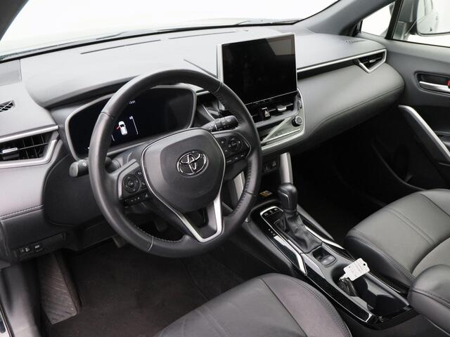 Toyota COROLLA Cross 2.0 High Power Hybrid First Edition | Trekhaak | Adaptive Cruise | Leder | Stoelverwarming | Bluetooth | Navigatie | Camera | 18 inch | 69.241 Km!!
