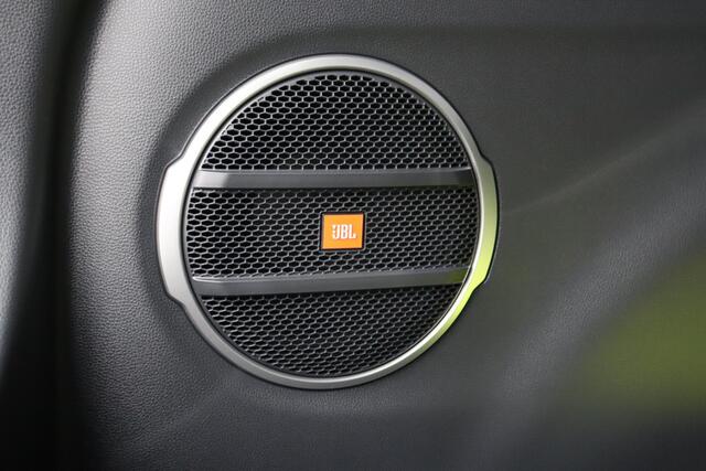 Toyota COROLLA Cross Hybrid 180 GR Sport, Apple Carplay, Android auto, Pano dak, JBL Audio, BSM, Elek Achterklep.