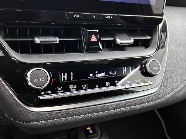 Toyota COROLLA Touring Sports Hybrid 140 Dynamic | Navigatie | PDC | Halfleder | Stoelverwarming |