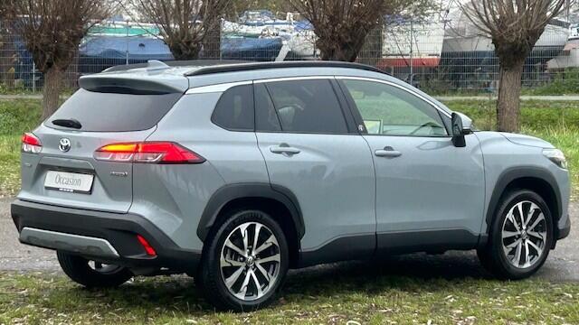 Toyota COROLLA Cross 2.0 Hybrid FIRST EDITION 1E EIGENAAR 13.000KM!! NAVIGATIE, APPLE CARPLAY, DAB RADIO, STOELVERWARMING, STUURVERWARMING, PANORAMADAK, DODEHOEK ASSIST, SPOOR ASSIST, ADAPTIVE CRUISE CONTROL, ELEC. ACHTERKLEP, ACHTERUITRIJCAMERA, PARKEERHULP V/A, LED-LI