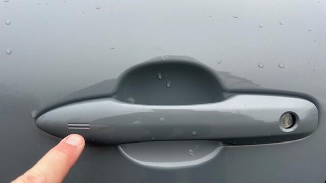 Toyota COROLLA Cross 2.0 Hybrid FIRST EDITION 1E EIGENAAR 13.000KM!! NAVIGATIE, APPLE CARPLAY, DAB RADIO, STOELVERWARMING, STUURVERWARMING, PANORAMADAK, DODEHOEK ASSIST, SPOOR ASSIST, ADAPTIVE CRUISE CONTROL, ELEC. ACHTERKLEP, ACHTERUITRIJCAMERA, PARKEERHULP V/A, LED-LI