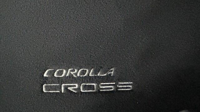 Toyota COROLLA Cross 2.0 Hybrid FIRST EDITION 1E EIGENAAR 13.000KM!! NAVIGATIE, APPLE CARPLAY, DAB RADIO, STOELVERWARMING, STUURVERWARMING, PANORAMADAK, DODEHOEK ASSIST, SPOOR ASSIST, ADAPTIVE CRUISE CONTROL, ELEC. ACHTERKLEP, ACHTERUITRIJCAMERA, PARKEERHULP V/A, LED-LI