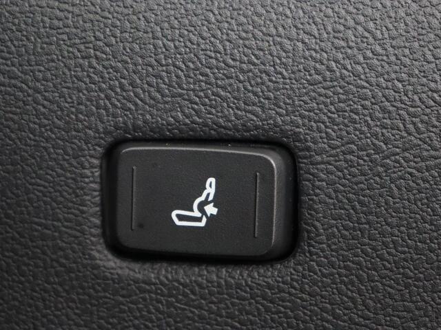 Toyota COROLLA 1.8 Hybrid GR-Sport | Stoelverwarming | Carplay | Camera | Sportstoelen | Adaptive cruise | Keyless | Full LED | Park Assist | Climate control | DAB | Digital Cockpit | Getint glas