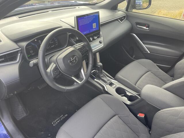 Toyota COROLLA Cross Hybrid 140 Style Bi-Tone | Stuur-/ & Stoelverwarming | Parkeersensoren | Dodehoek detectie | Elektrische kofferbak