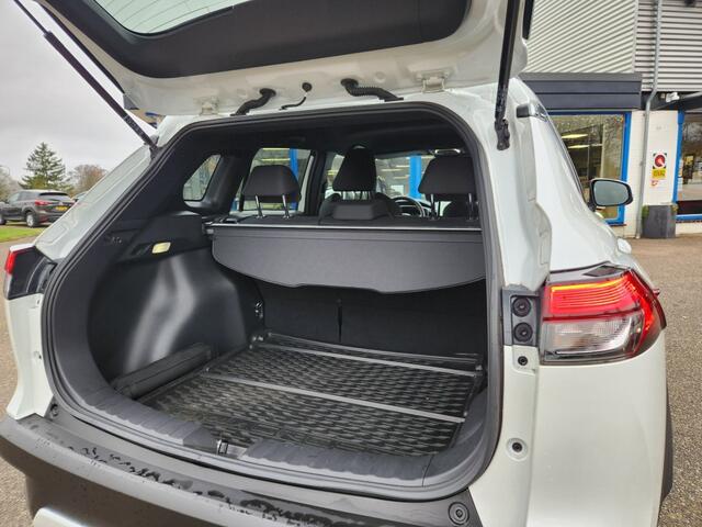 Toyota COROLLA 2.0 High Power First Ed. Trekhaak, Apple/Android, Stoel/stuurverwarming