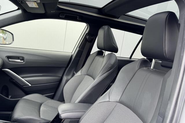 Toyota COROLLA Cross 2.0 High Power Hybrid Executive Edition Panoramadak, Dodehoekdetectie, Parkeersensoren voor + achter, Elektrische achterklep, Led, Navi, Garantie t/m 2034!