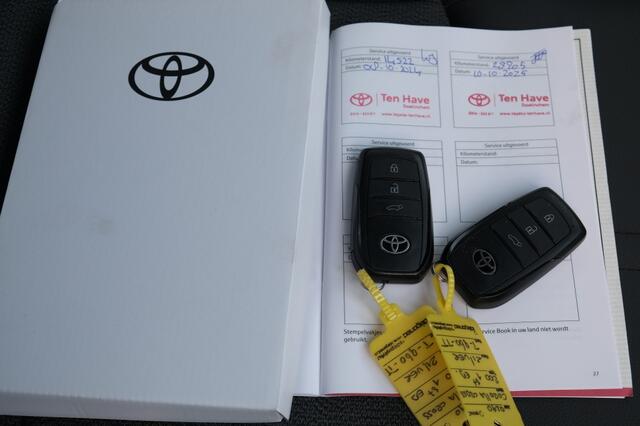 Toyota COROLLA 2.0 Hybrid 200 First Edition Automaat | Apple Carplay en Android