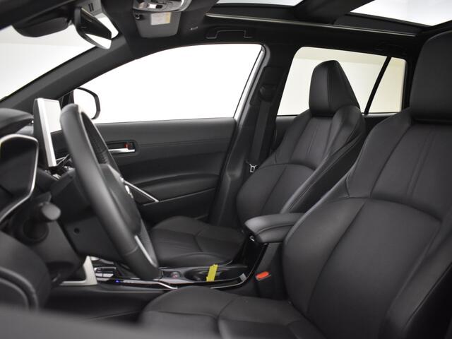 Toyota COROLLA Cross Hybrid 140 Style | Panormadak | Stoelverwarming | PDC V+A