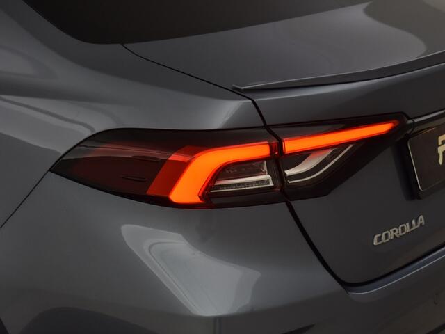 Toyota COROLLA 1.8 Hybrid GR-Sport | Parkeersensoren V+A | Stoelverwarming