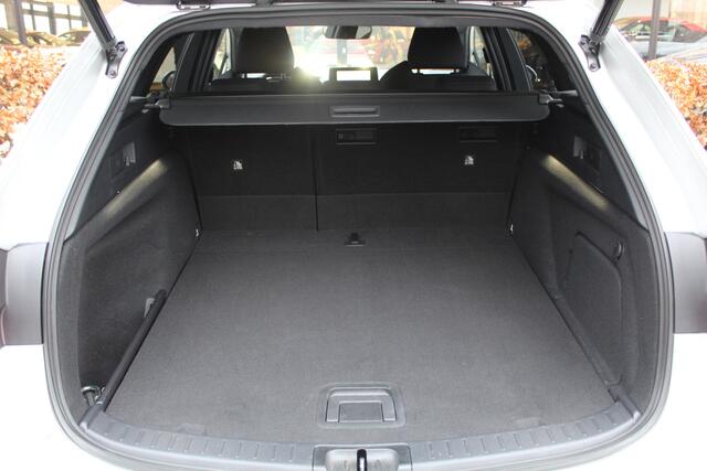 Toyota COROLLA Touring Sports Hybrid 200 Dynamic Plus | Rijklaar | Trekhaak | Navi | Stoel/stuur-verwarming | Apple/Android | Elek achterklep |