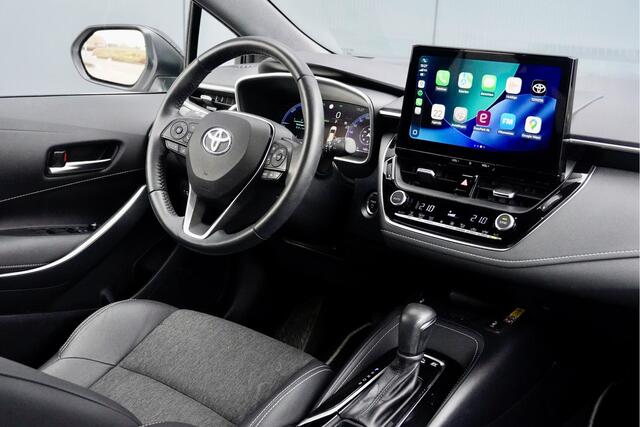 Toyota COROLLA Touring Sports 140 pk HYBRID BUSINESS PLUS AUTOMAAT / TS BLACK AND WHITE / FABRIEKSGARANTIE / APPLE CARPLAY / FULL LED / ADAPTIEVE CRUISE CONTROL / STOELVERWARMING