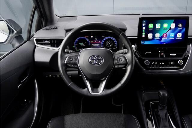 Toyota COROLLA Touring Sports 140 pk HYBRID BUSINESS PLUS AUTOMAAT / TS BLACK AND WHITE / FABRIEKSGARANTIE / APPLE CARPLAY / FULL LED / ADAPTIEVE CRUISE CONTROL / STOELVERWARMING