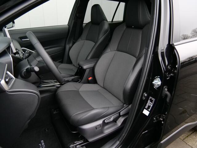 Toyota COROLLA Cross 1.8 High Power Hybrid Style 140 Pk Automaat Navigatie / DAB / Leer / Pano-dak / Apple Carplay