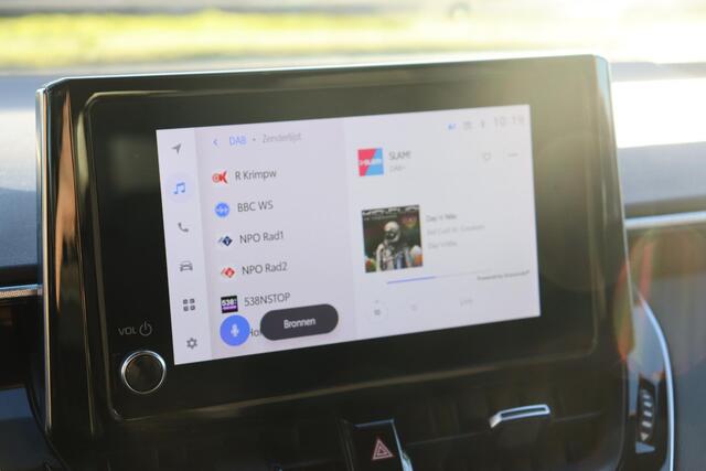 Toyota COROLLA 1.8 Hybrid Dynamic, Trekhaak,Stoelverwarming,Navi, Apple Carplay, Android Auto, Adaptieve Cruise control.