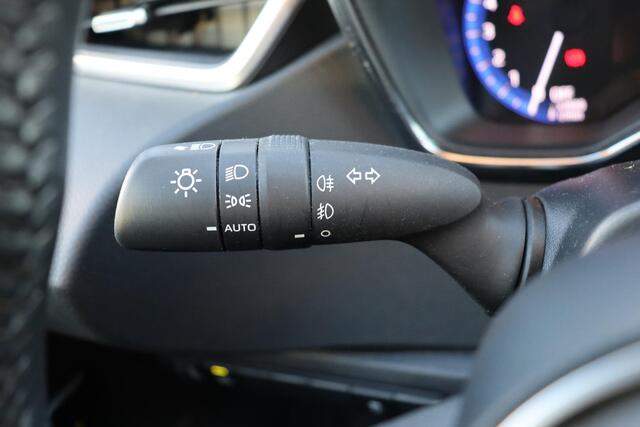 Toyota COROLLA 1.8 Hybrid Dynamic, Trekhaak,Stoelverwarming,Navi, Apple Carplay, Android Auto, Adaptieve Cruise control.