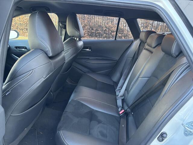 Toyota COROLLA Touring Sports 1.8 Hybrid Business | Navigatie | Stoelverwarming | Chrome pack |