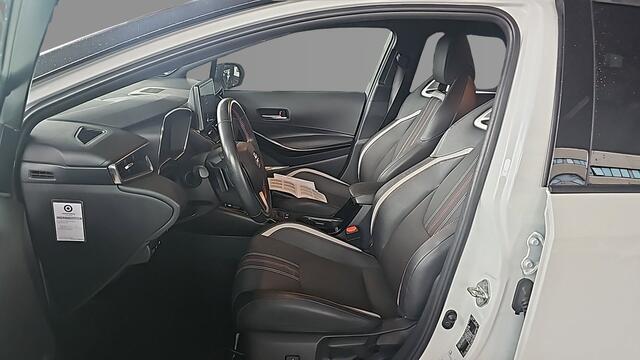 Toyota COROLLA Touring Sports 2.0 Hybrid 184pk Business GR-Sport / Navigatie / Camera / Apple Carplay / Stoelverwarming