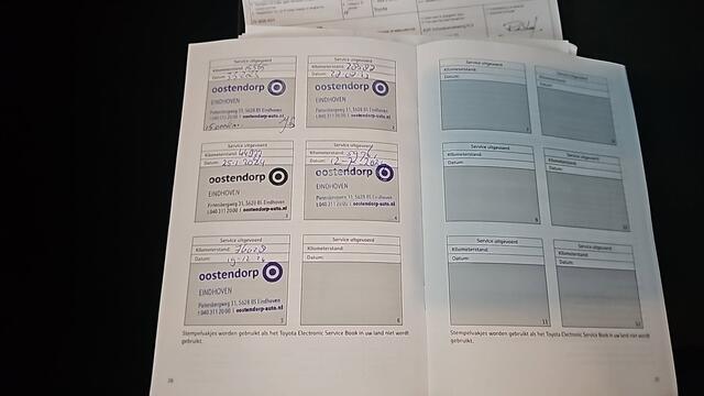 Toyota COROLLA Touring Sports 2.0 Hybrid 184pk Business GR-Sport / Navigatie / Camera / Apple Carplay / Stoelverwarming