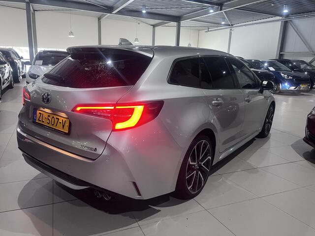 Toyota COROLLA Touring Sports 2.0 Hybrid Business Sport Intro