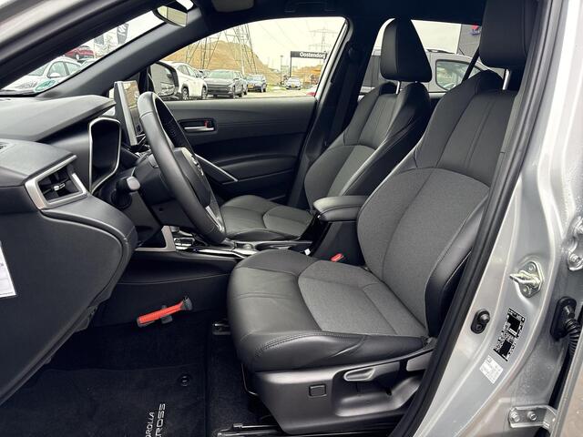 Toyota COROLLA Cross Hybrid 140 Style **DODEHOEK DETECTIE/ PREMIUM PACK/ STUURVERWARMING / GARANTIE**