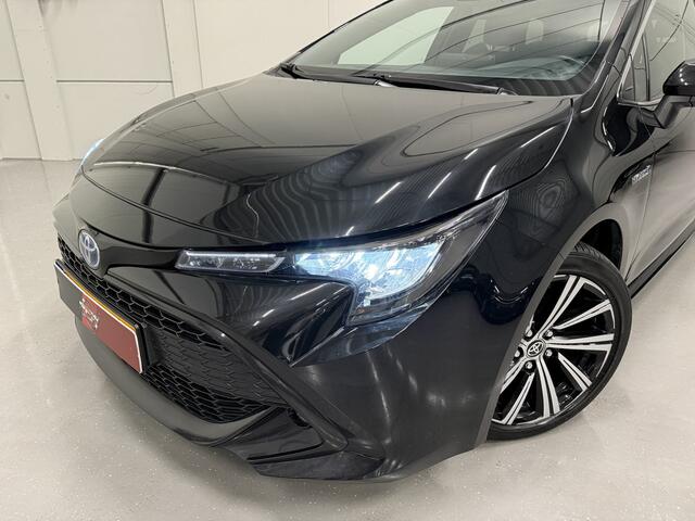 Toyota COROLLA Touring Sports 1.8 Hybrid Business Plus LED/TREKHAAK/VIRTUAL/SPORTSTOELEN H.LEER/ACC/CAMERA/CARPLAY/KEYLESS/17"/PRIVACY/STOELVERWARMING/ORIG. NL AUTO/PURE BLACK METALLIC