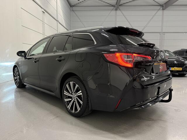 Toyota COROLLA Touring Sports 1.8 Hybrid Business Plus LED/TREKHAAK/VIRTUAL/SPORTSTOELEN H.LEER/ACC/CAMERA/CARPLAY/KEYLESS/17"/PRIVACY/STOELVERWARMING/ORIG. NL AUTO/PURE BLACK METALLIC