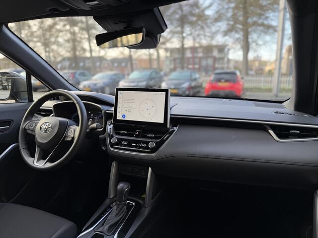 Toyota COROLLA Cross Hybrid 140 Dynamic | GEEN AFLEVERKOSTEN | Elek.achterklep, Apple/Android, Draadloze telefoonlader