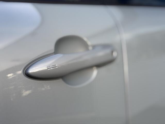 Toyota COROLLA Cross Hybrid 140 Dynamic | GEEN AFLEVERKOSTEN | Elek.achterklep, Apple/Android, Draadloze telefoonlader