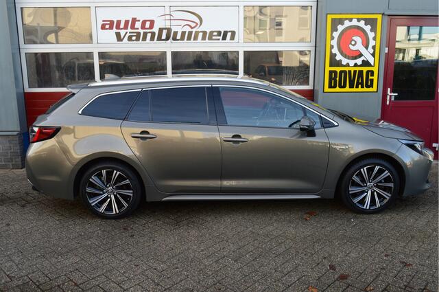 Toyota COROLLA Touring Sports 2.0 Hybrid Business Plus O.a: Afn. haak, Camera, Carplay, Stoelverw, Clima, Etc. All-in prijs!