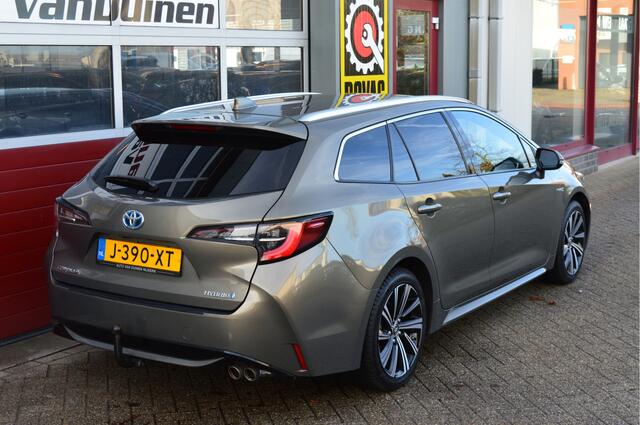 Toyota COROLLA Touring Sports 2.0 Hybrid Business Plus O.a: Afn. haak, Camera, Carplay, Stoelverw, Clima, Etc. All-in prijs!