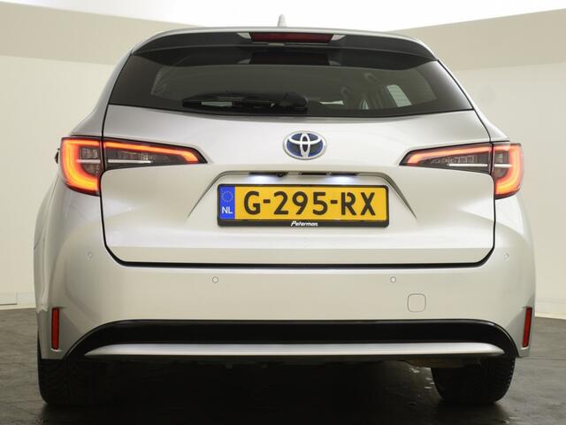 Toyota COROLLA Touring Sports 1.8 Hybrid Business Intro | Navigatie | All Season | PDC V+A