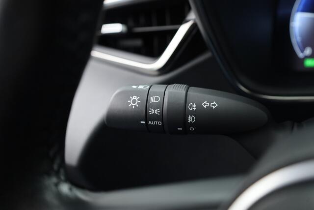 Toyota COROLLA Touring Sports 1.8 First Edition Hybrid 140 | Adapt. Cruise | Stoel- Stuurverw. | Keyless | Camera | Apple CarPlay & Android Auto