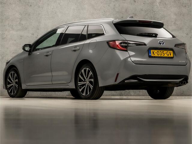 Toyota COROLLA Touring Sports 2.0 Hybrid Sport 180Pk Automaat (APPLE CARPLAY, NAVIGATIE, CAMERA, LEDER, STOELVERWARMING, SPORTSTOELEN, ADAPTIVE CRUISE, KEYLESS, GETINT GLAS, NIEUWE APK, NIEUWSTAAT)