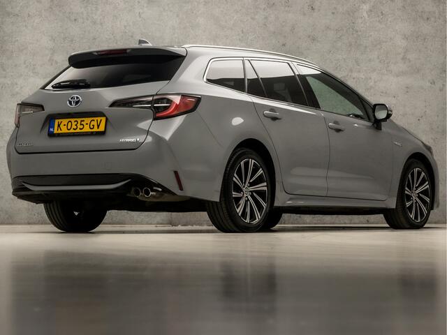 Toyota COROLLA Touring Sports 2.0 Hybrid Sport 180Pk Automaat (APPLE CARPLAY, NAVIGATIE, CAMERA, LEDER, STOELVERWARMING, SPORTSTOELEN, ADAPTIVE CRUISE, KEYLESS, GETINT GLAS, NIEUWE APK, NIEUWSTAAT)