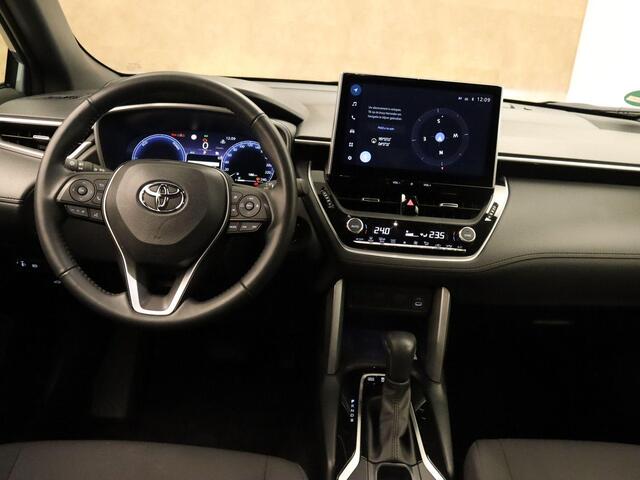 Toyota COROLLA Cross Hybrid 140 Style - ORIGINEEL NEDERLANDSE AUTO - AFKOMSTIG VAN 1E EIGENAAR - ELEKTRISCHE ACHTERKLEP - LENDENSTEUN - NAVIGATIE - DODEHOEK DETECTIE - KEYLESS ENTRY/ START - DRAADLOZE TELEFOONLADER - CAMERA - PARKEERSENSOREN VOOR EN ACHTER