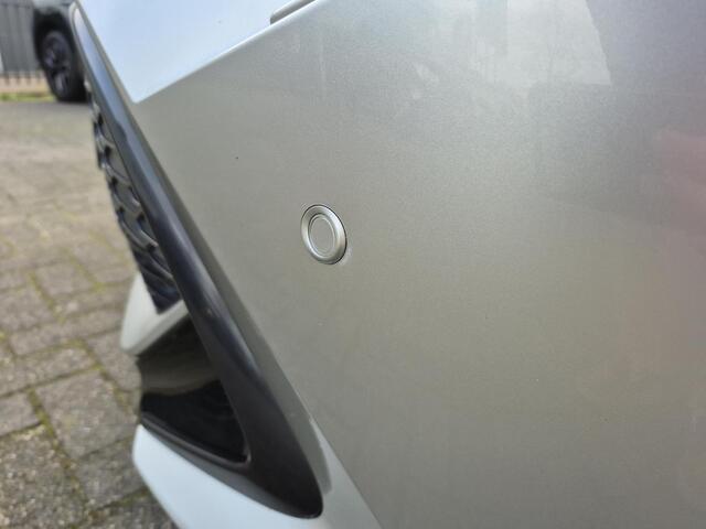 Toyota COROLLA Touring Sports 2.0 Hybrid Style | Apple CarPlay/Android auto | Achteruitrijcamera | Stoelverwarming