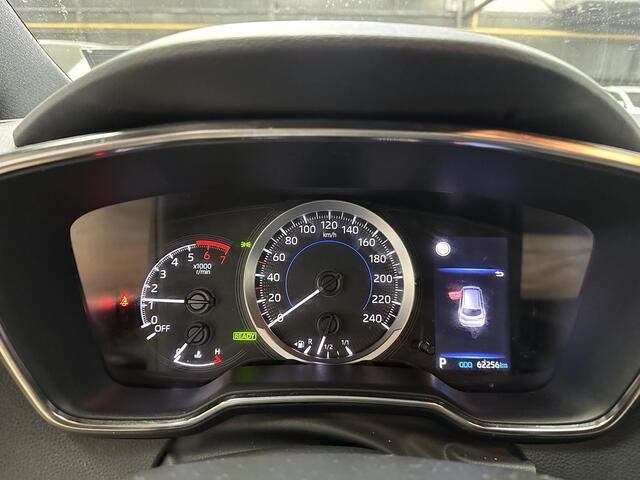 Toyota COROLLA Touring Sports 1.8 Hybrid Active + 17 inch, hele nette auto met slechts 62000km, NL Auto met o.a. Carplay, camera, Adaptieve cruisecontrol etc.