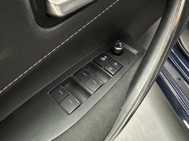 Toyota COROLLA Touring Sports 1.8 Hybrid Active + 17 inch, hele nette auto met slechts 62000km, NL Auto met o.a. Carplay, camera, Adaptieve cruisecontrol etc.