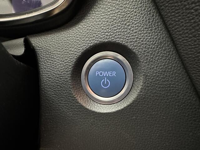 Toyota COROLLA Touring Sports 1.8 Hybrid Active + 17 inch, hele nette auto met slechts 62000km, NL Auto met o.a. Carplay, camera, Adaptieve cruisecontrol etc.