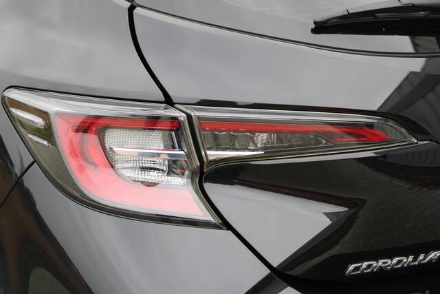 Toyota COROLLA 1.8 Hybrid Active | Incl. 12 maanden garantie | Adaptieve cruise control | Climate control | Apple carplay/Android auto | DAB radio | Parkercamera | Navigatie |