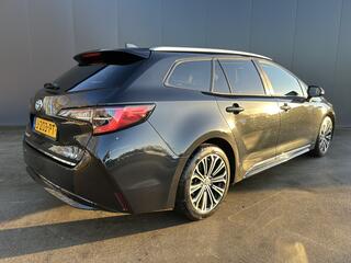 toyota-corolla-touring-sports-1.8-h