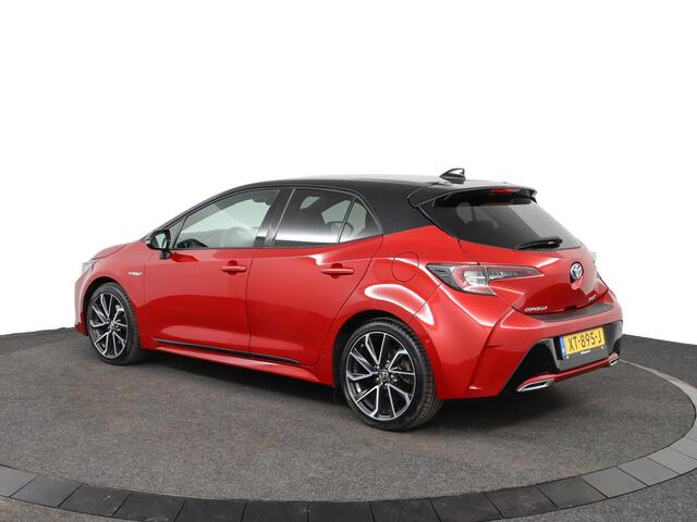 Toyota COROLLA 2.0 Hybrid Executive | Parkeer sensoren | Navigatie | Head-Up display |