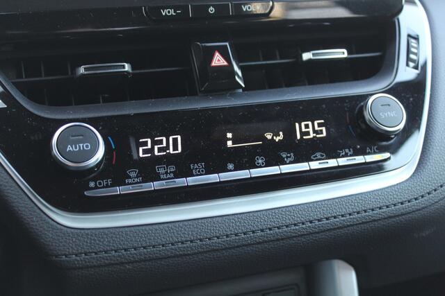 Toyota COROLLA Cross 1.8 Hybrid 140 Style Plus | Rijklaar | Stoel-/stuurverw. | Blind Spot | All-season | El.achterklep | Keyless | Adap.cruise | LED | Parkeersens. v+a | Apple/Android | Navi