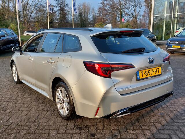 Toyota COROLLA Touring Sports 1.8 Hybrid 140 Active | Origineel NL | Navi | Apple Carplay+Android Auto | Clima | Adap.Cruise | Achteruitrijcamera | Led Koplampen | Rijstrook+Licht+Regensensor | Mistlampen | 16''lm